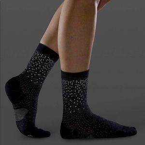NWT Lululemon Speed Quarter sock *Reflective